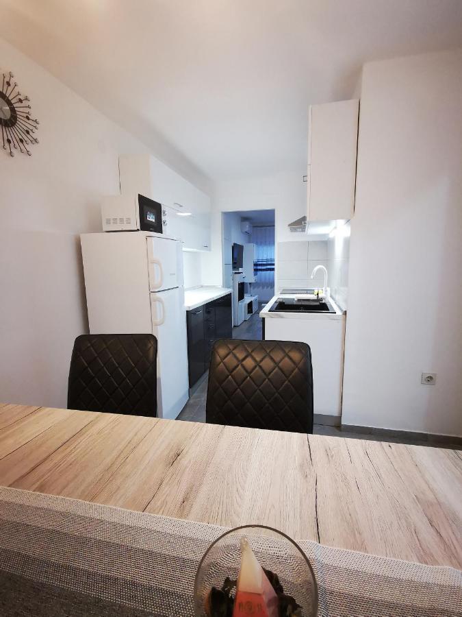 Ema Studio Apartman Karlovac Buitenkant foto