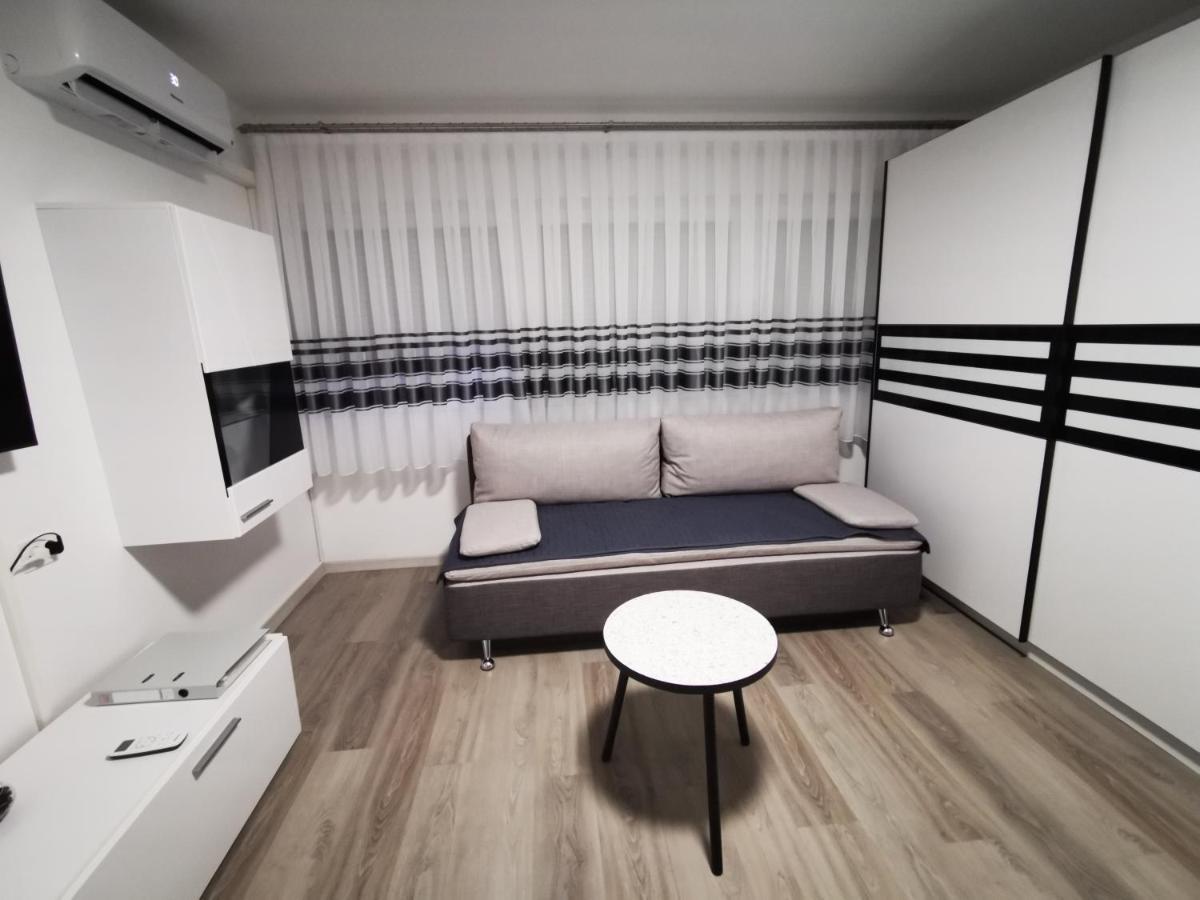 Ema Studio Apartman Karlovac Buitenkant foto