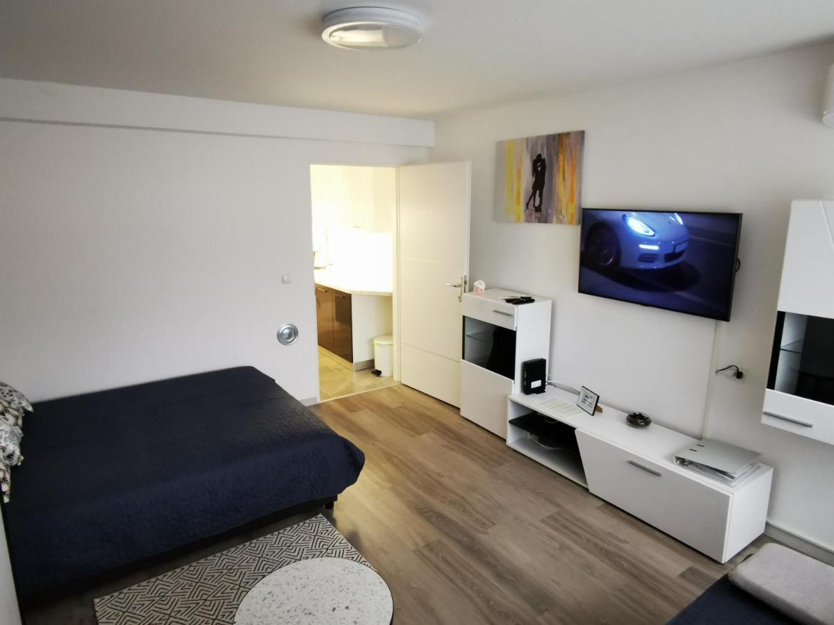 Ema Studio Apartman Karlovac Buitenkant foto