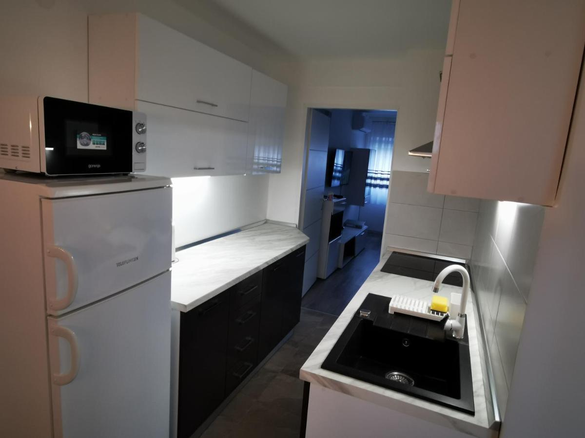 Ema Studio Apartman Karlovac Buitenkant foto